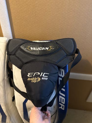 Vaughn Epic 8000 Doublecup Goalie Cup