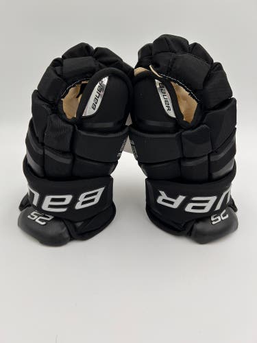 Senior Bauer 13" Black Supreme 2S Pro Gloves Retail