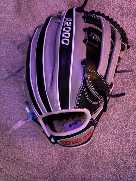 New Wilson Outfield A2000 Baseball Glove 12.25"