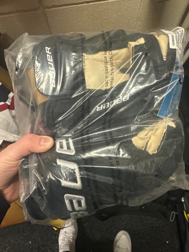 Bauer Pro Stock Gloves