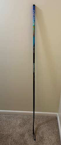 Senior Right Handed P92 70 Flex Nexus Sync Hockey Stick