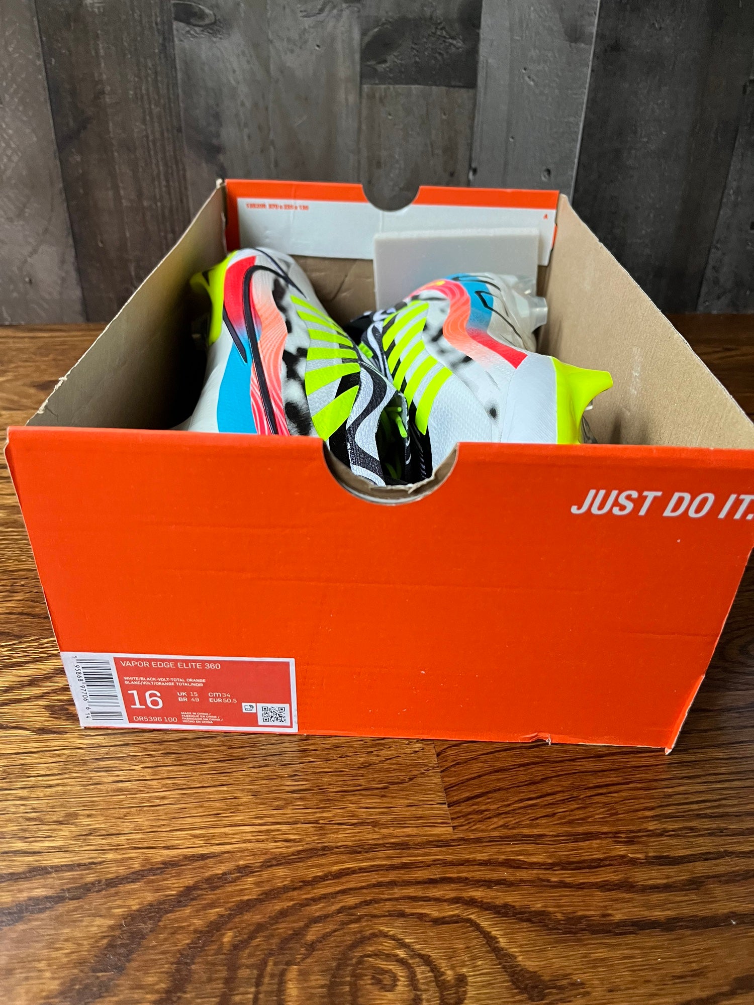 Nike Vapor Edge Elite 360 Football Cleat White Volt DR5396 