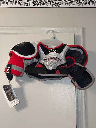 Warrior Bentley Hockey YT S/P Shoulder Pads Chest Brand New With Tags China Made