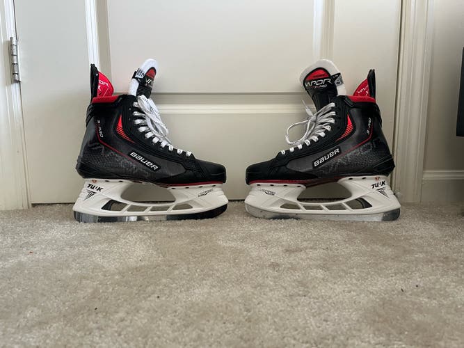 Perfectly New Bauer Vapor 3x Pro 8.5 W Upgraded Steel + Waxed Laces