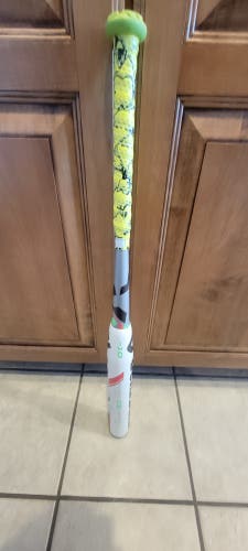 Used DeMarini Vendetta C6 Composite Bat -10 21OZ 31"
