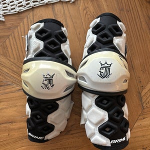 Used Medium Brine Triumph Arm Pads