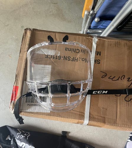 CCM face visor