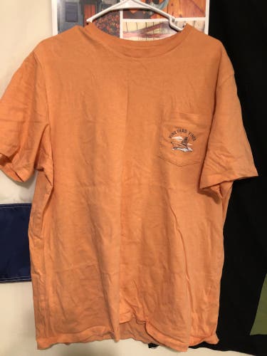 Salmon short sleeve vineyard vines shirt