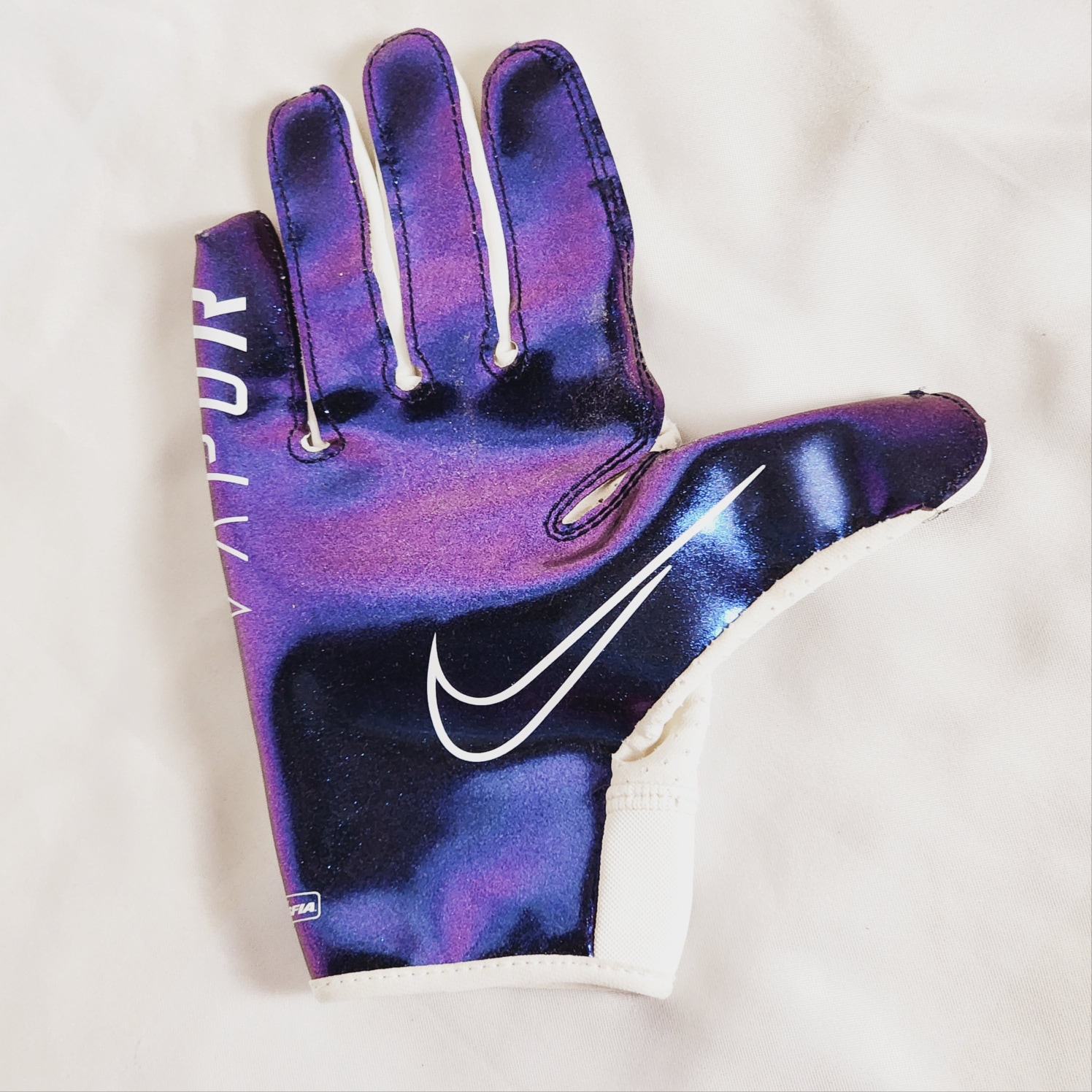 Nike Vapor Jet 6.0 White Purple Iridescent Hand Receiver Grip Right Hand Glove Size Youth Large