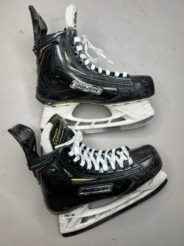Used Junior Bauer Supreme 2S Hockey Skates D&R (Regular) Retail 3.5 - Junior
