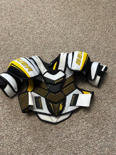 Used Large Bauer  Supreme S190 Shoulder Pads