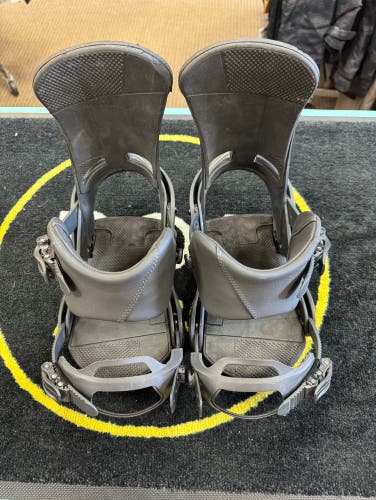 Men's Medium Burton Freestyle custom Snowboard Bindings