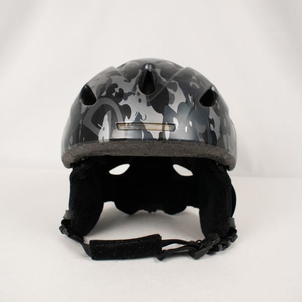 Giro G9 Helmet Used Kid's Small Grey Alien Camo | SidelineSwap | Buy and Sell on SidelineSwap Giro G9 Helmet Used Kid's Small Grey Alien Camo | SidelineSwap | Buy and Sell on SidelineSwap