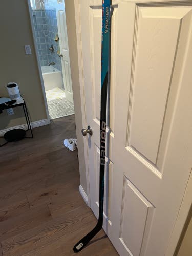 NEW BAUER NEXUS SYNC RIGHT HANDED P92 77 FLEX HOCKEY STICK