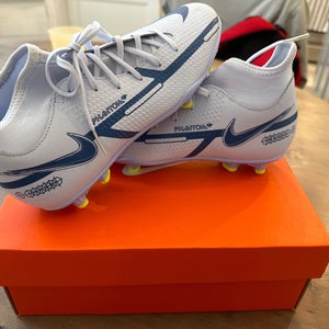 White Unisex Size 5.5 (Women's 6.5) Nike Phantom GT2 Elite FG Cleats