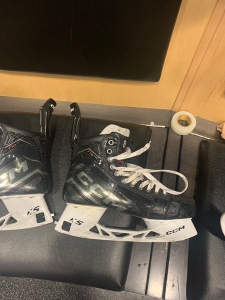 Senior CCM Regular Width 9.5 JetSpeed FT6 Pro Hockey Skates