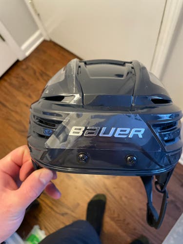 New Medium Bauer Re-Akt 150 Helmet