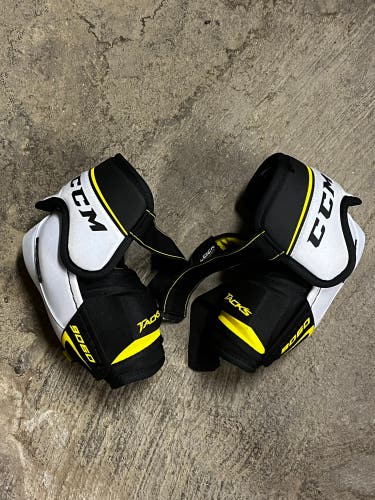 CCM Tacks 9060 Elbow Guards