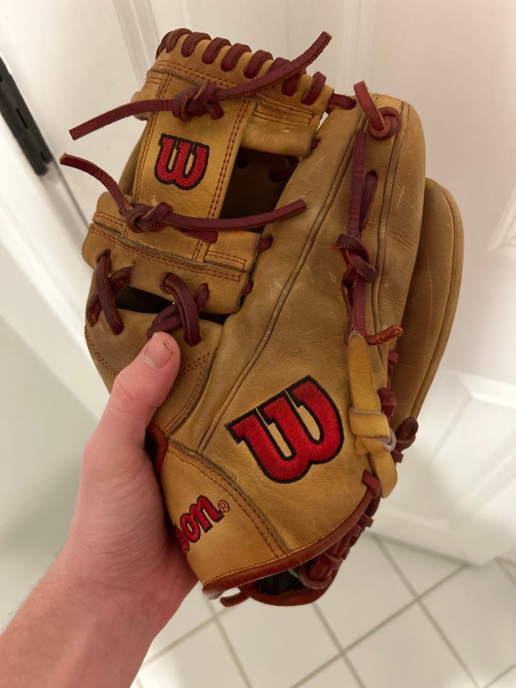 2019 Right Hand Throw 11.75" A2000 Baseball Glove