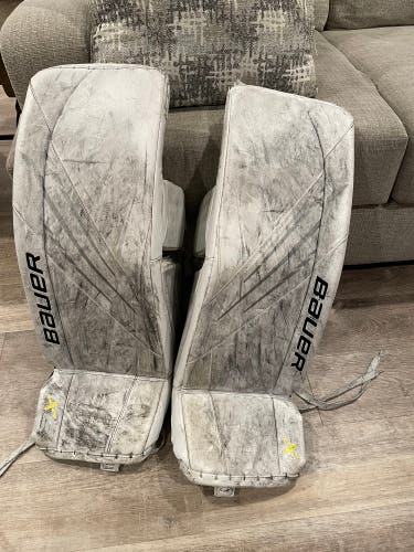 Large Bauer  Vapor 3X Goalie Leg Pads