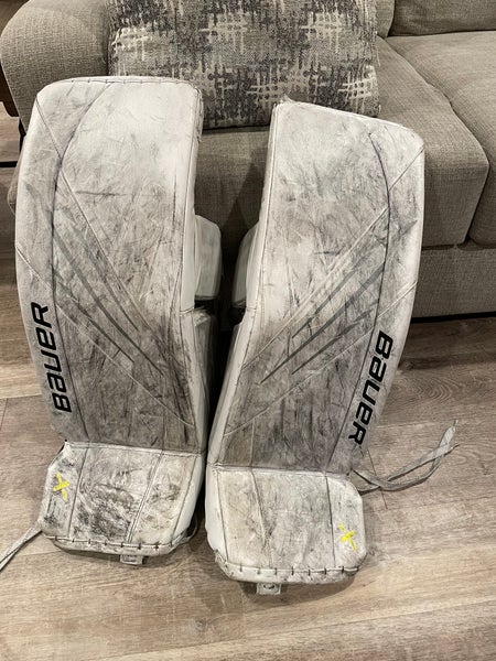 Large Bauer Vapor 3X Goalie Leg Pads
