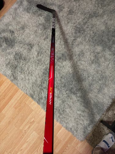 Red Bauer Hyperlite p92m 82 flex