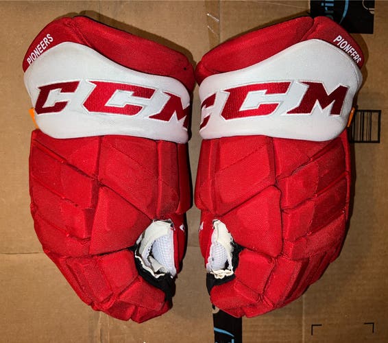 Sacred Heart University CCM Jetspeed Gloves 14”