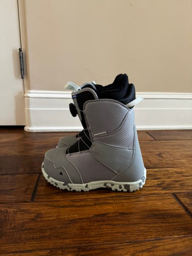 Kids Burton Zipline Boa Snowboard Boots Size 7k - Used Once