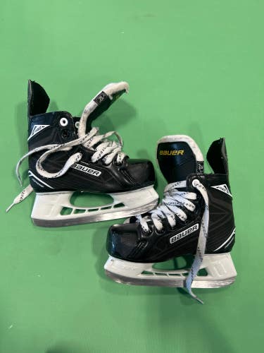 Used Youth Bauer Supreme S140 Hockey Skates (Regular) - Size: 12