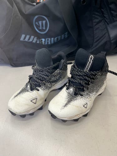 Used Size 3.0 (Women's 4.0) Under Armour Cleats