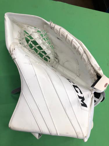 Used CCM EFLEX 5.9 Regular Goalie Glove
