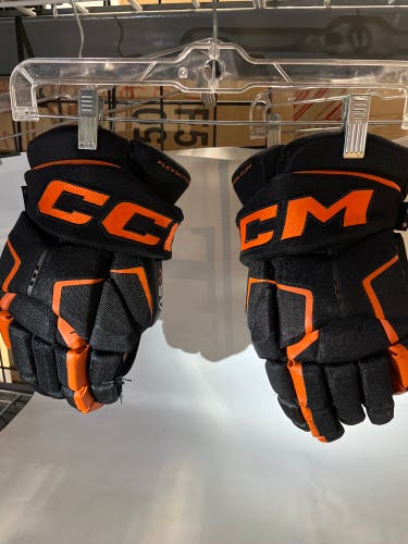 Used CCM 15" Tacks AS-V Gloves
