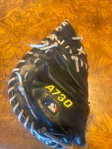 Wilson catchers glove Right Hand Throw. A730