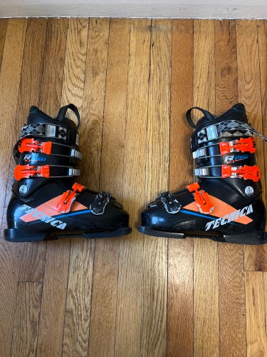 Used Tecnica Soft Flex R Pro 70 Ski Boots