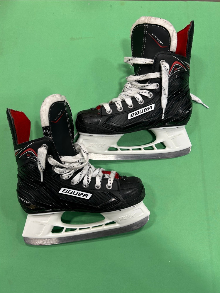 Used Junior Bauer Vapor X300 Hockey Skates (Regular) - Size: 3.0