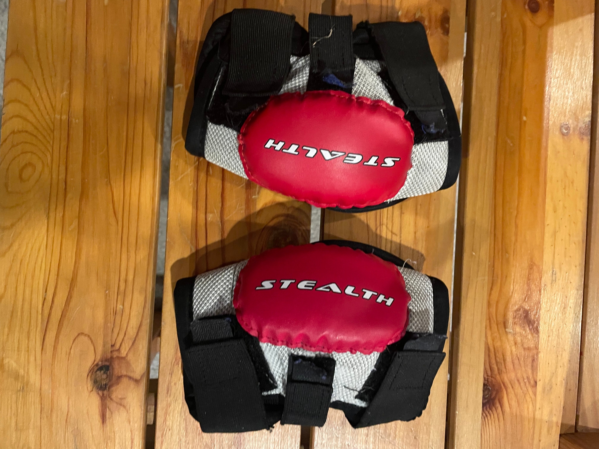 Youth Used Medium Easton Stealth Elbow Pads