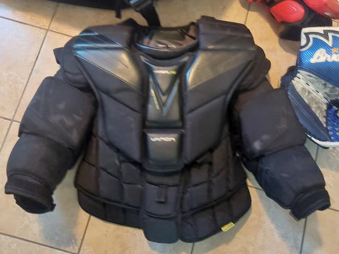 Large Bauer Hyperlite with Mach arms Chest Protector