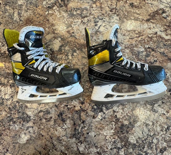 Intermediate Used Bauer Supreme 3S Hockey Skates D&R (Regular) 3.0