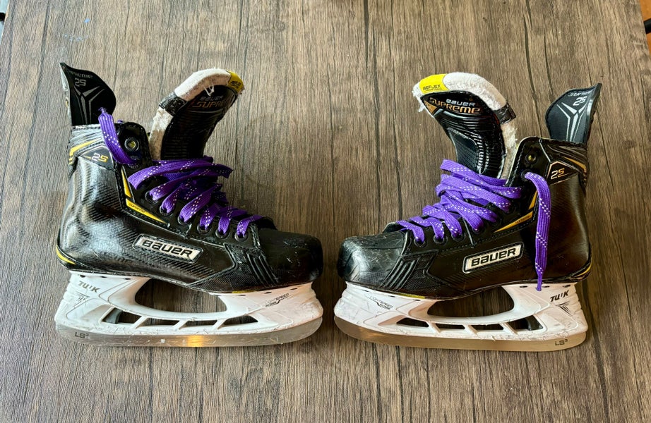 Intermediate Bauer Regular Width Size 5 Supreme 2S Hockey Skates