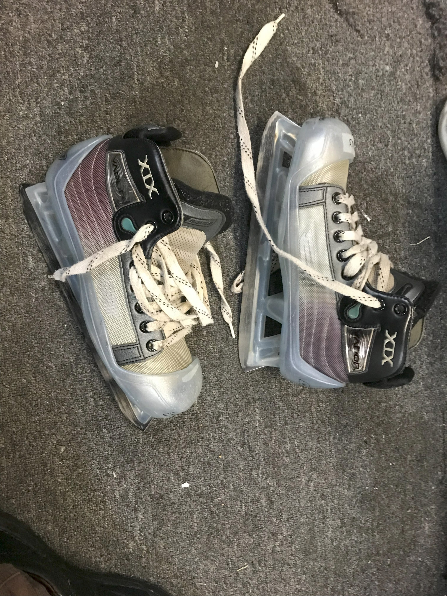 Intermediate Used Bauer Vapor XIX Hockey Goalie Skates Regular Width Size 5