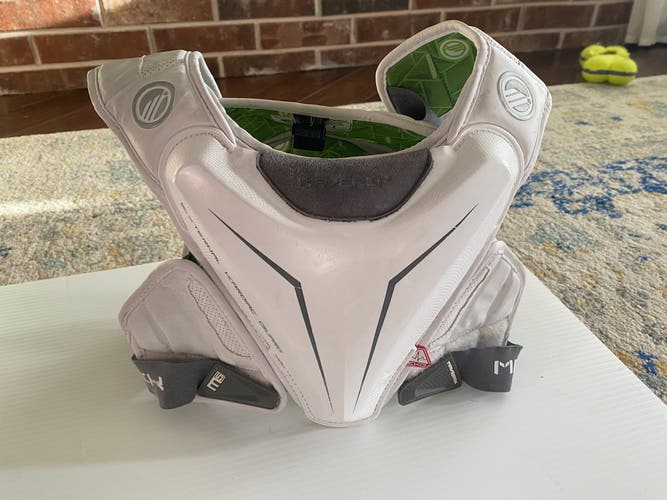 Used Medium Maverik M5 Shoulder Pads