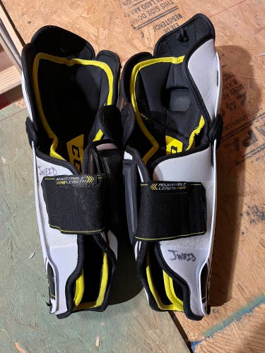 Used CCM 15" Tacks 9060 Shin Pads