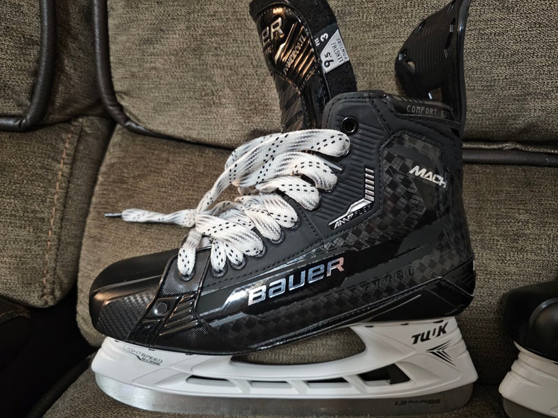 Senior New Bauer Supreme Mach Hockey Skates Wide Width 9.5