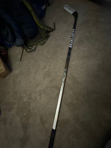 Senior Left Hand P88  Vapor Hyperlite Hockey Stick