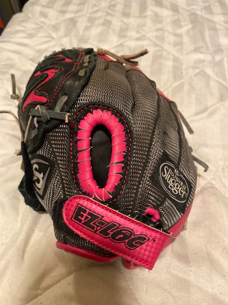 Louisville Slugger 10.5” Diva Series Fast Pitch Softball Glove