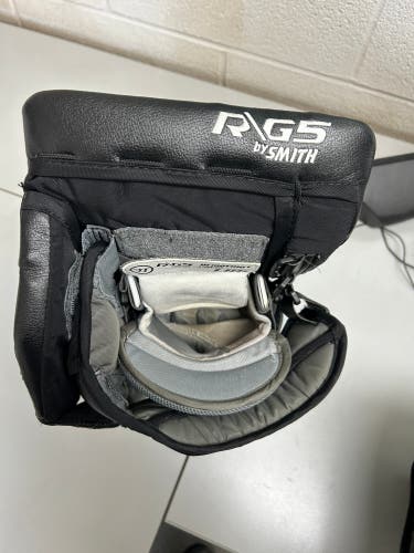 Warrior G5 pro blocker and glove