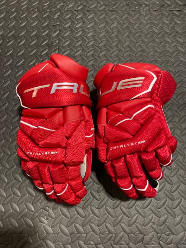 New True 13" Catalyst 9X3 Gloves