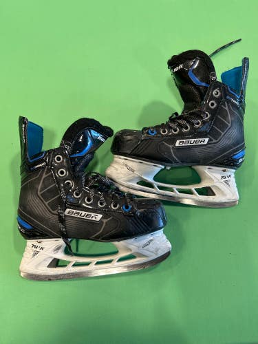 Used Junior Bauer Nexus N7000 Hockey Skates (Regular) - Size: 3.0