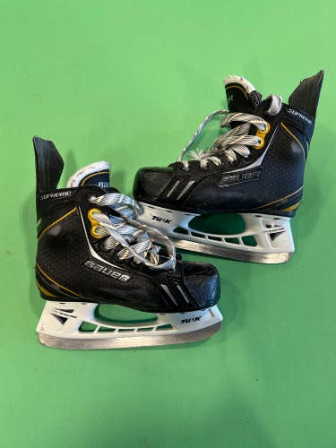 Used Youth Bauer Supreme One.6 Hockey Skates (Regular) - Size: 12.5