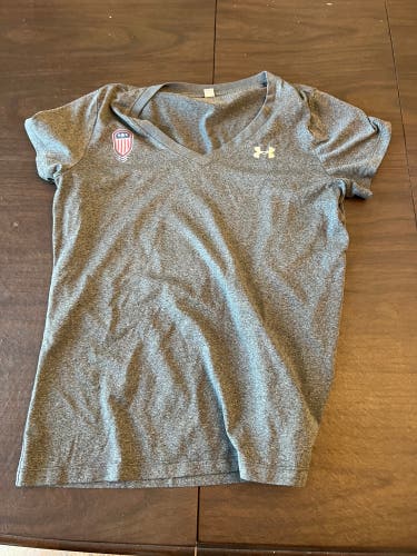 Under Armour women’s v neck T-shirt Shootout For Soldiers Small